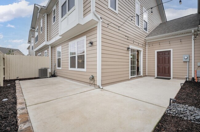 Building Photo - 2040 Canning Pl