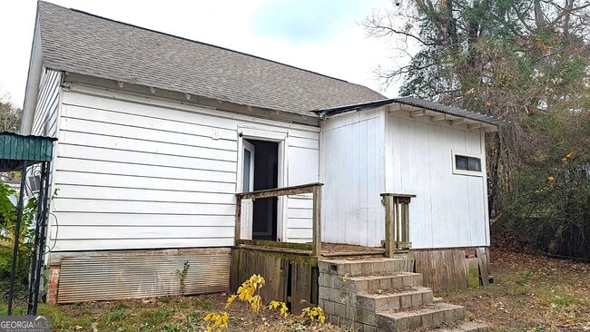 Building Photo - 182 James St