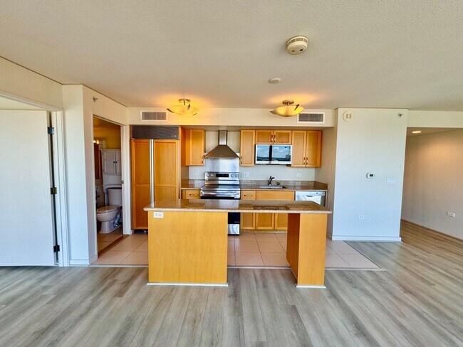 Building Photo - 1 bedroom in MOANA PACIFIC!