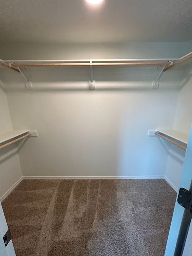 Building Photo - 3 Bedroom 2.5 Bathroom Townhome