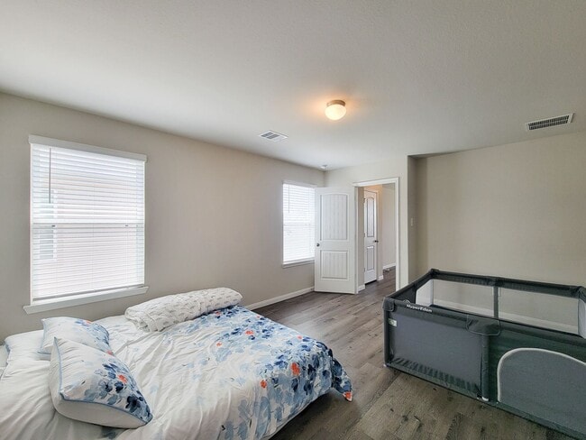 Building Photo - THIS THREE BED, FOUR BATH, CANAL FRONT HOM...