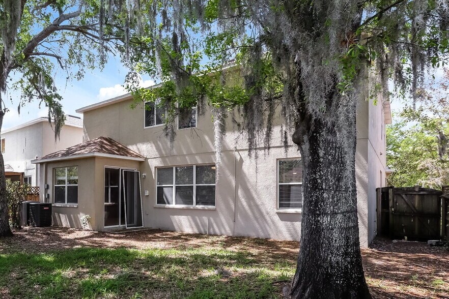 Building Photo - 319 Vine Cliff St