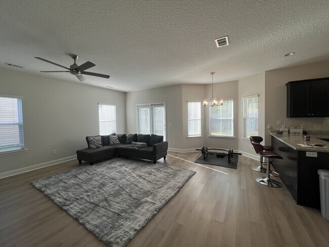 Building Photo - 1211 Grayson Ave