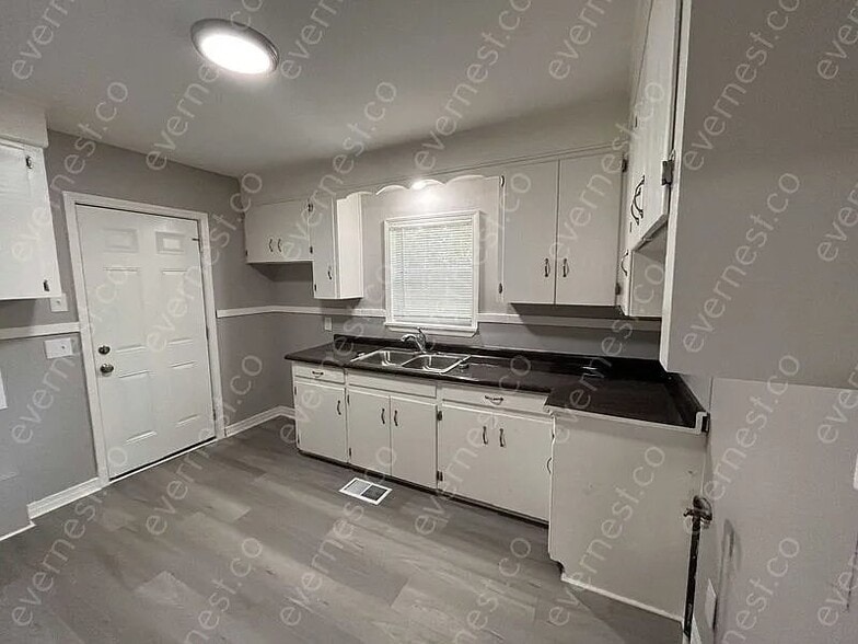 Building Photo - 1042 Winn St