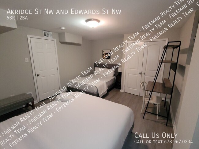 Building Photo - 1471 Akridge St NW