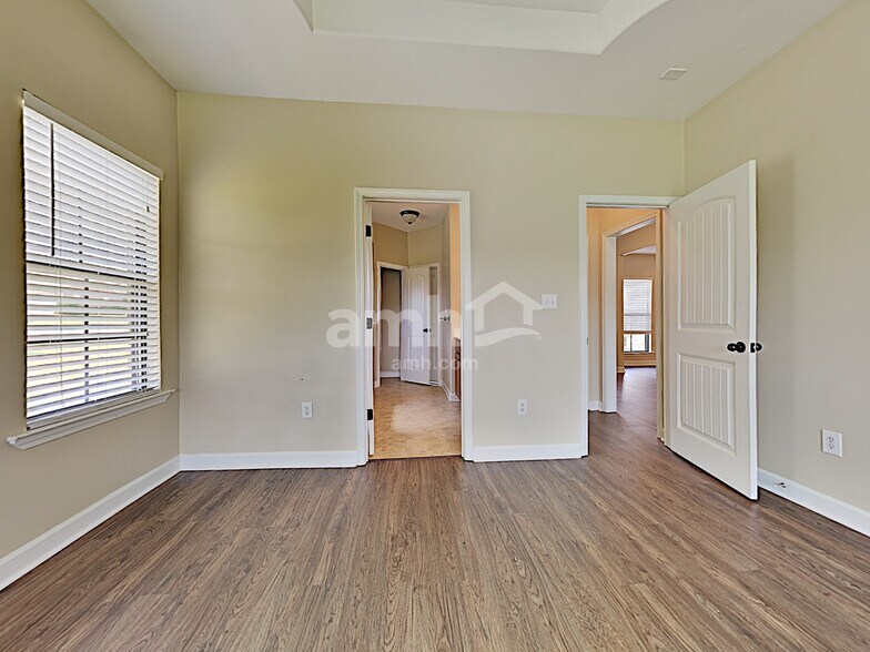 Building Photo - 6329 Asbury Pl