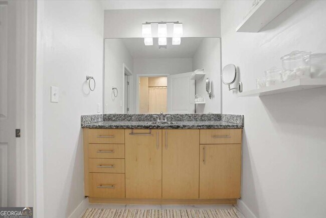 Building Photo - 923 Peachtree St NE