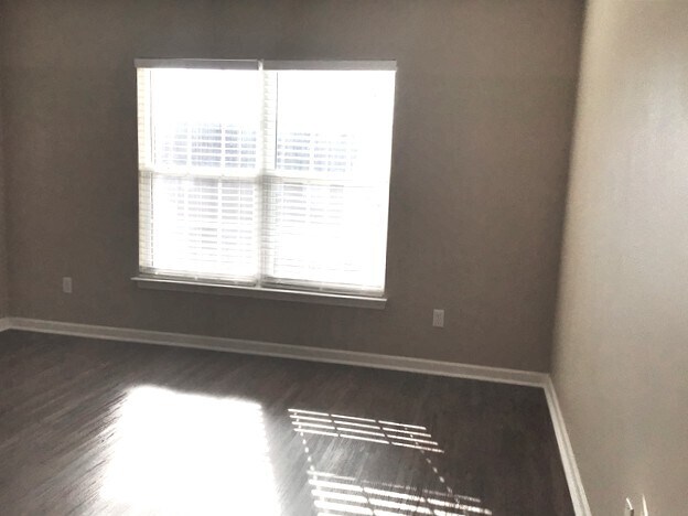 Building Photo - 5 Hessell Ct