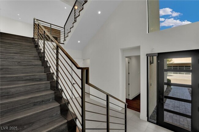 Building Photo - 378 Tranquil Peak Ct