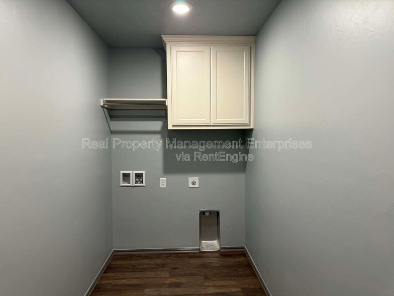 Building Photo - 29168 Osage Hls Dr