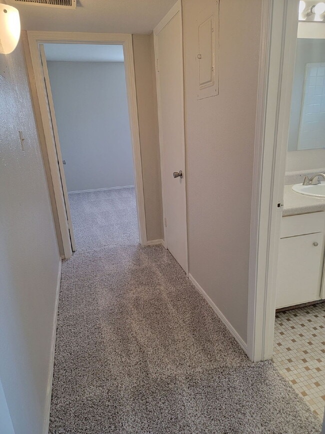 Building Photo - $99 Move In Special! 1 BR in Norman!