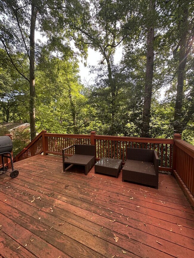 Building Photo - 250 Hodgson Dr