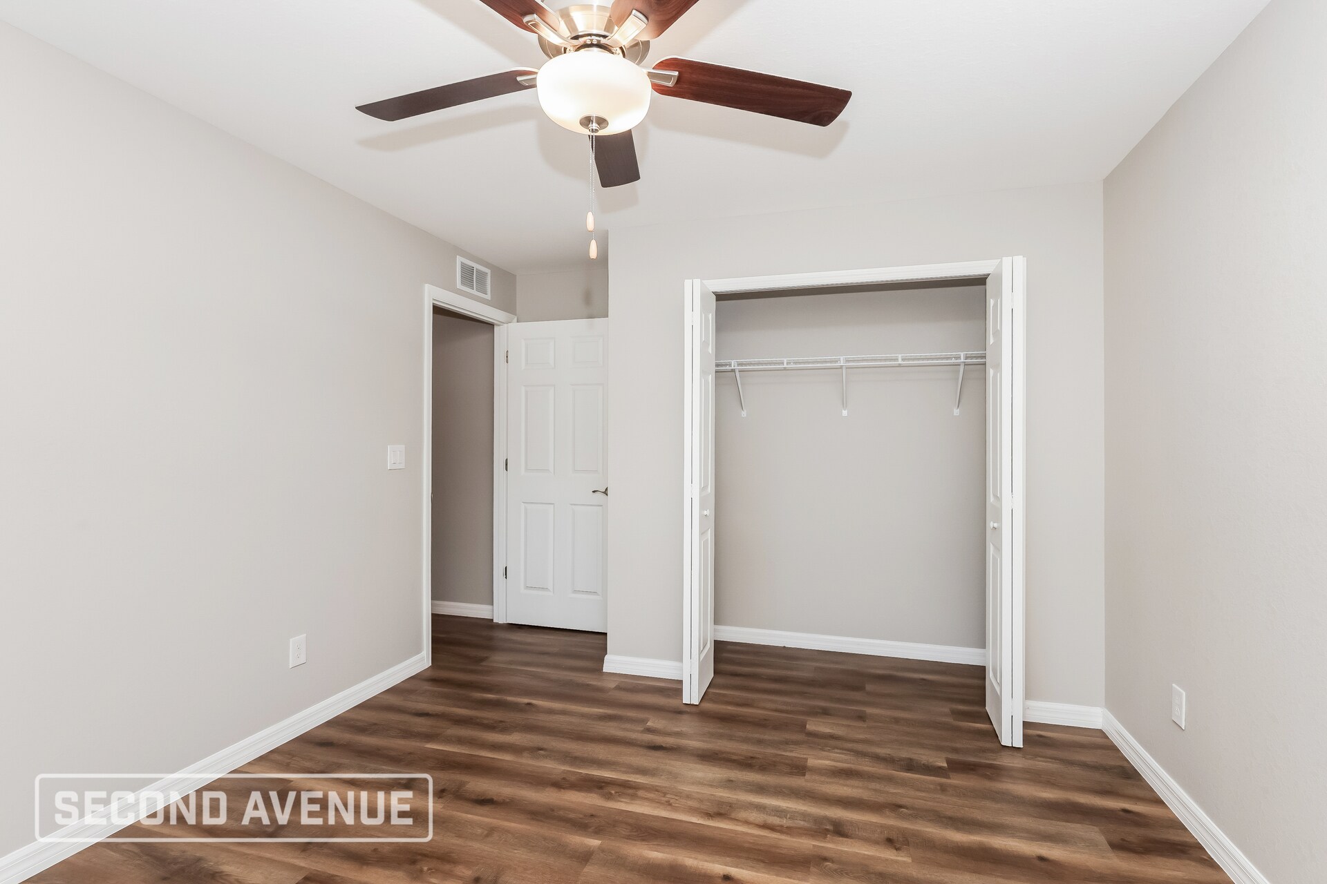 Building Photo - 4934 Redwood Terrace