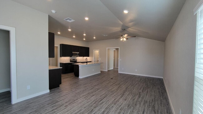 Building Photo - 3625 Valencia Ave