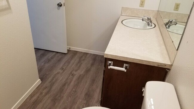 Building Photo - HOME ON QUIET STREET NEAR HOSPITAL