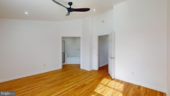 Building Photo - 527 Sparkleberry Terrace NE