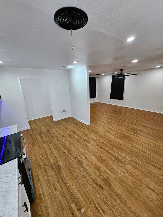 Building Photo - 3113 Tulip St