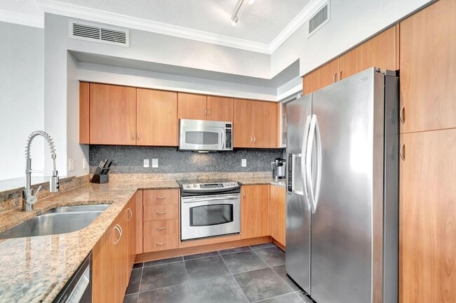 Building Photo - 804 E Windward Way