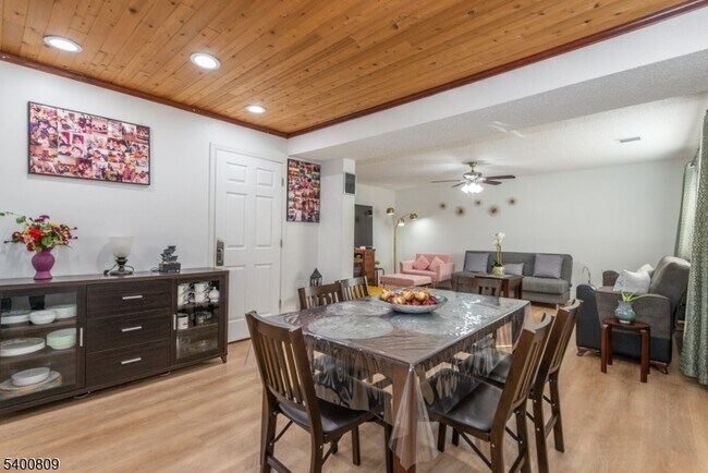 Building Photo - 1133 Livingston Ave