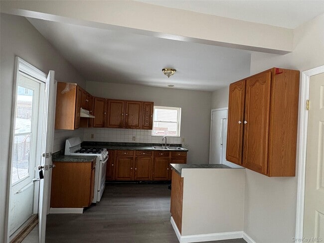 Building Photo - 56 Wisner Ave