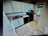 Building Photo - 2828 Tennis Club Dr