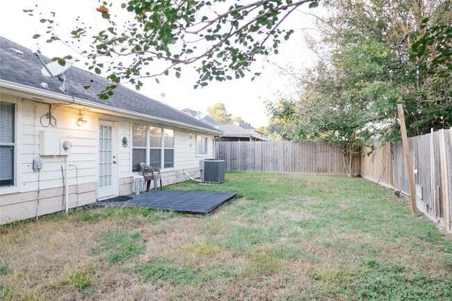 Building Photo - 11210 Fall Breeze Dr