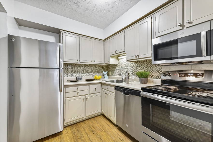 Stainless Kitchen Upgrade - Reserves at Arlington