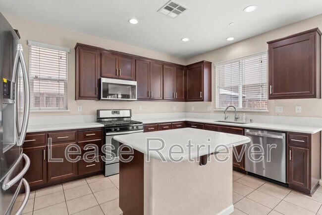 Building Photo - 2631 Clarita Dr