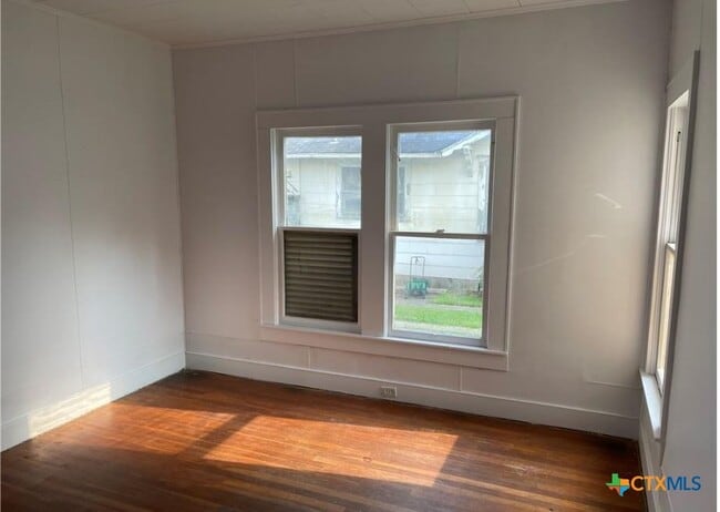 Building Photo - 815 S 33rd St