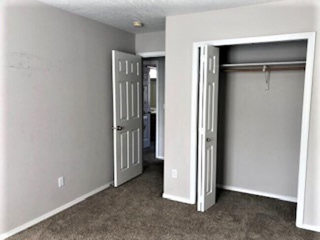 Building Photo - Charming Meridian home with 3 bed 2.5 bath and an office. Located in the Trailway Park Subdivisio...