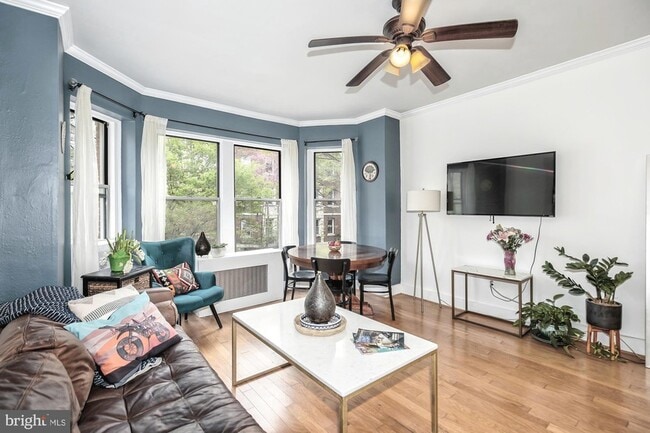 Building Photo - 1820 Clydesdale Pl NW