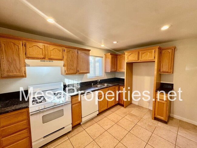 Building Photo - 173 Brown Dr