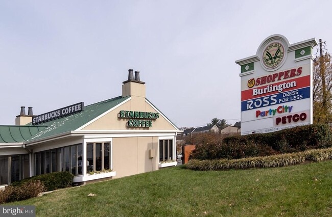 Building Photo - 7147 Donnell Pl