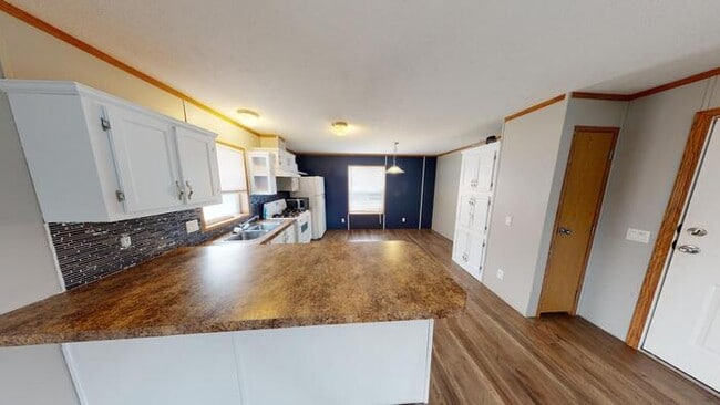 Building Photo - 124 Delta Ave