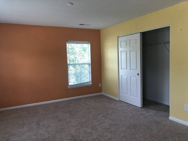 Building Photo - 5105 Torrey Ln