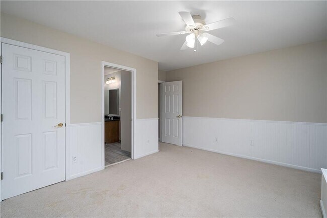 Building Photo - 174 Ennisbrook Dr SE