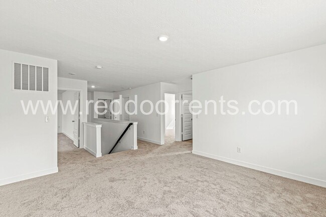 Building Photo - 2224 Boxwood Dr