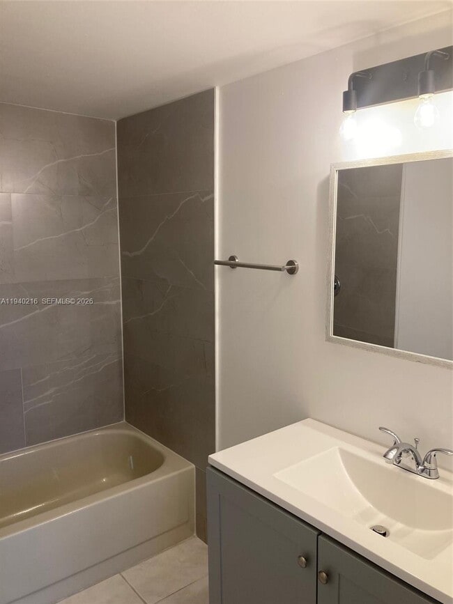 Building Photo - 212 Lake Pointe Dr