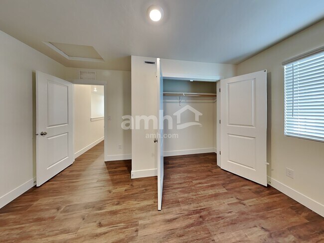 Building Photo - 1069 S Woodsome Ave