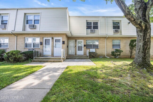 Building Photo - 93 White St