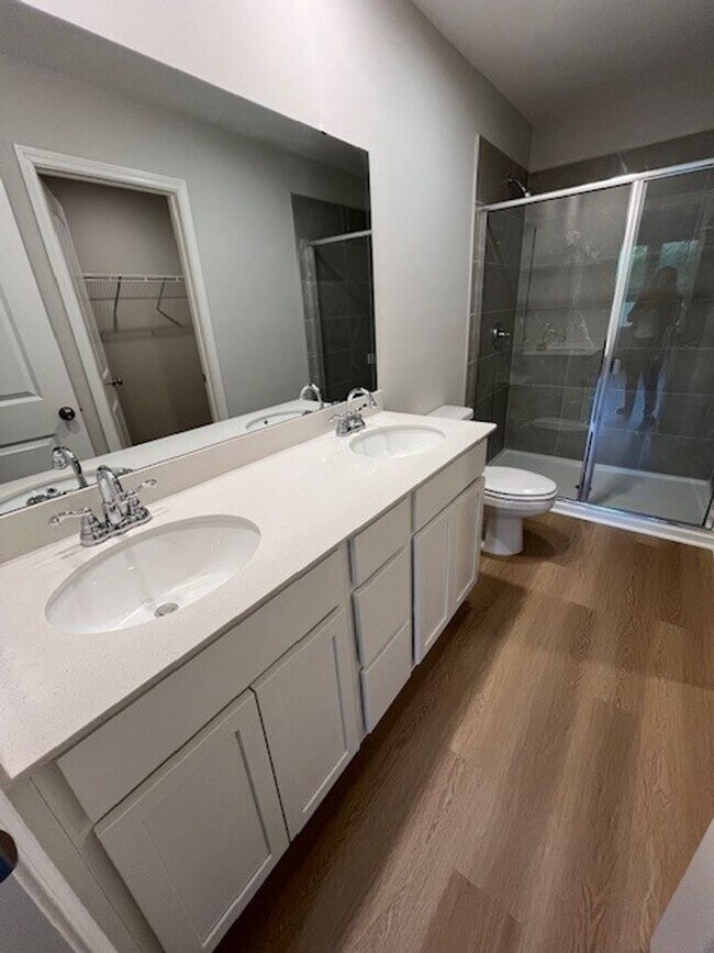 Building Photo - 5086 Northstar Dr