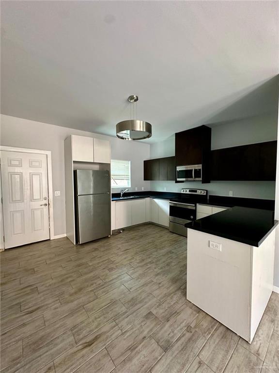 Building Photo - 11 Valeria St