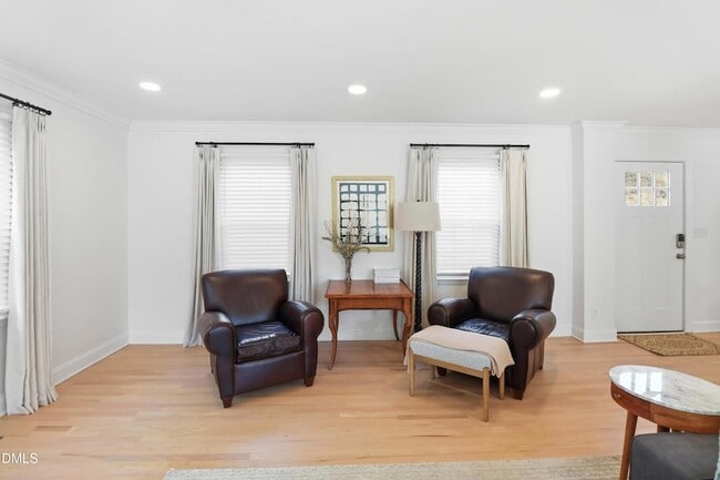 Building Photo - 322 E Millbrook Rd