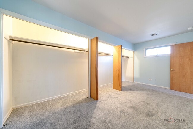 Building Photo - 443 N Main St