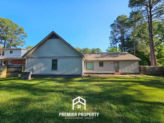 Building Photo - Luxury Germantown Living | 3BR/2BA in Poplar Estates | Houston High District