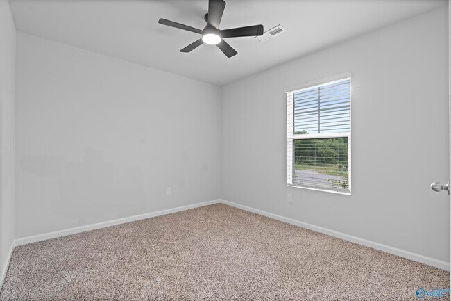 Building Photo - 153 Ozy Dr