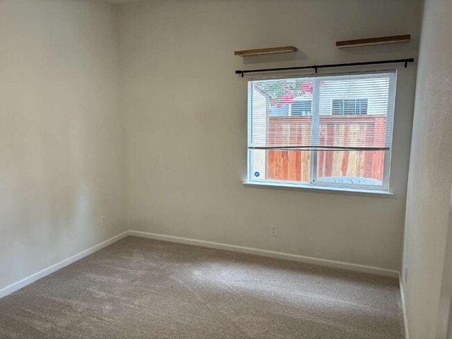 Building Photo - Spacious 4 Bed, 2 Bath Home with 3-Car Garage, Nice Backyard & Pet-Friendly Living