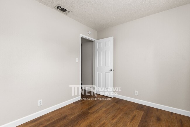 Building Photo - 3960 Annabelle Ave