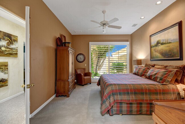 Building Photo - 383 Desert Holly Dr