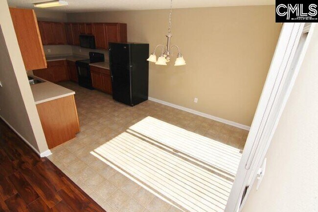 Building Photo - 5 Redbrush Ct